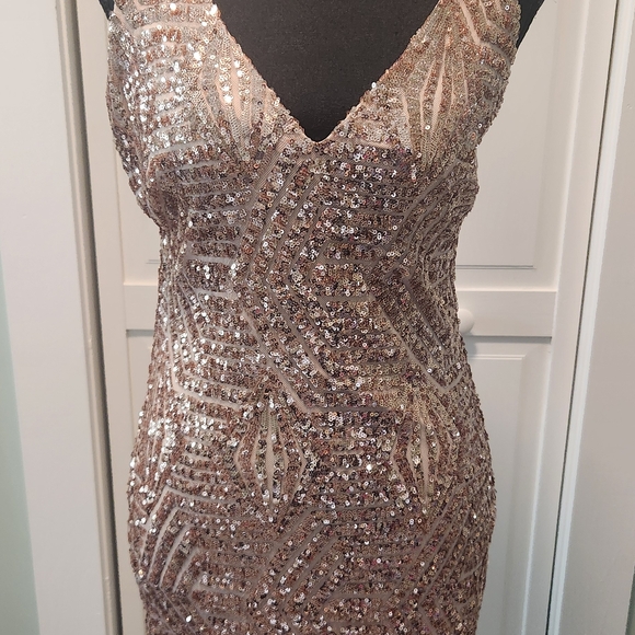 VENUS Rose Gold Sequin V-Neck Mini Dress - Picture 2 of 10